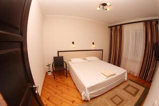 Мини-отель Uyut Чернигов Люкс с 1 спальней-11